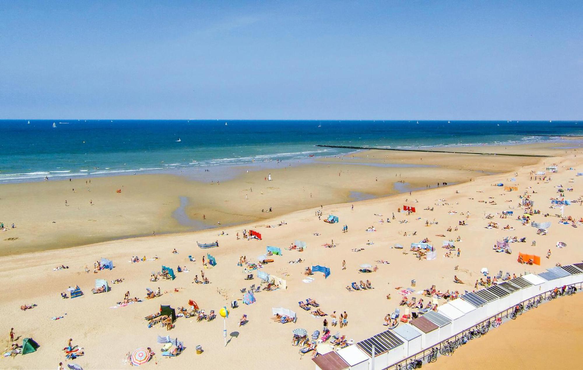 Beautiful Apartment In Oostende With Wifi Exterior photo